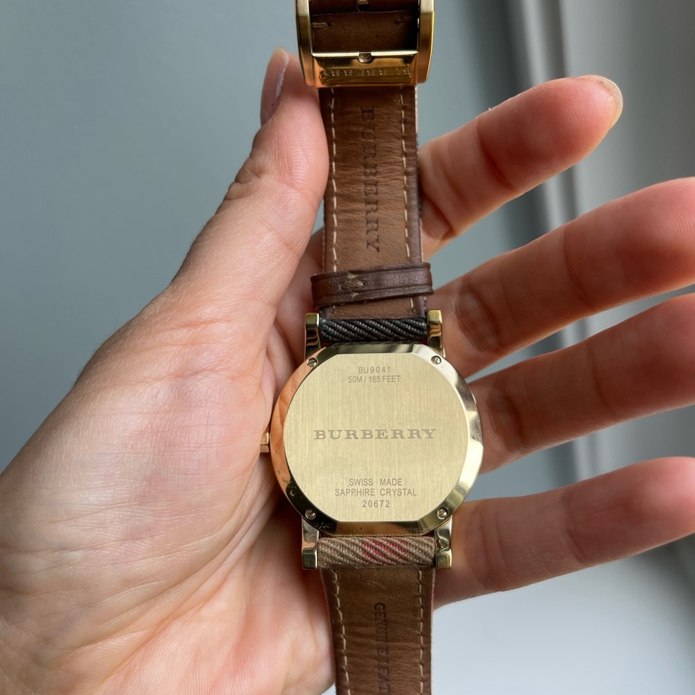 authentic Burberry watch - Picture 2 of 5